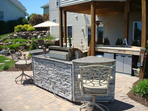 Grill, bar,fridge, music