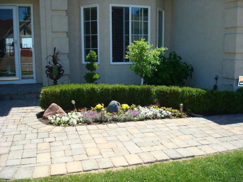 Paver walkway, entrance